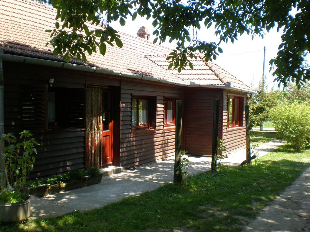 Holiday Home Melinda Cegledpuszta Exterior foto